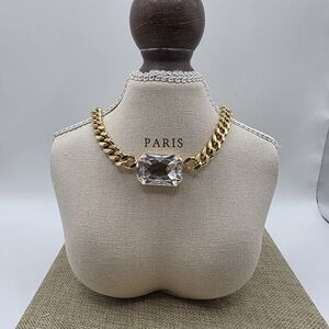 Luxurious Gold Necklace with Crystal Accent